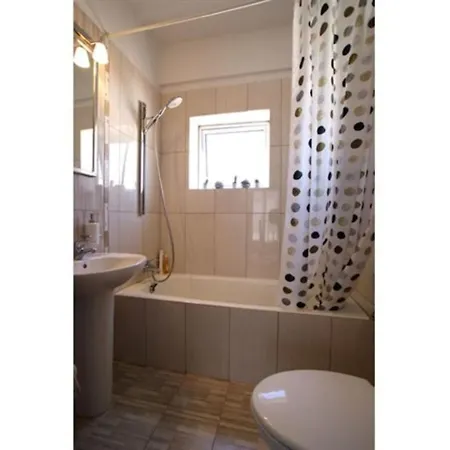 Rent Your Dream Holiday And Look Forward To Relaxing Beside Your Private Pool, 1313 프로타라스