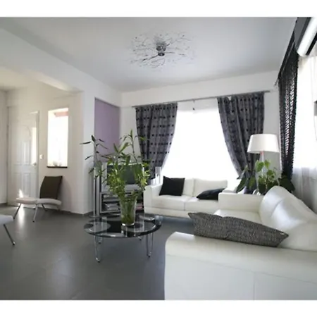 Rent Your Dream Holiday And Look Forward To Relaxing Beside Your Private Pool, 1313 빌라 *